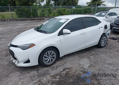 2017 Toyota Corolla Le z USA, uszkodzony, nr VIN 2T1BURHE8HC912376
